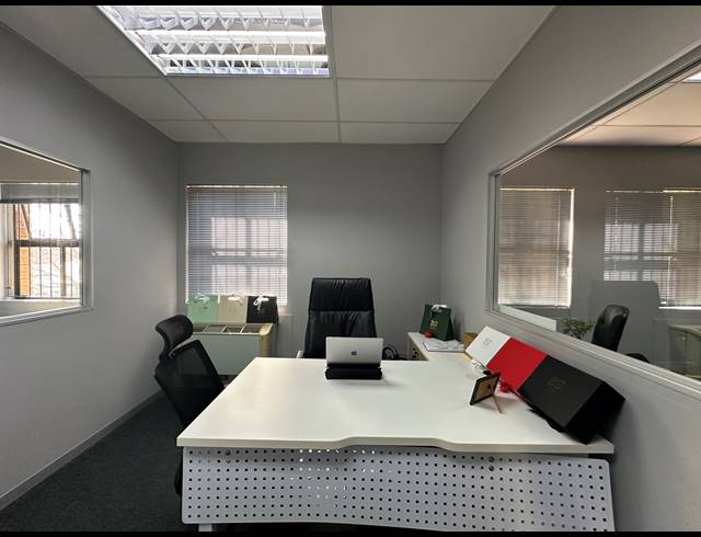 150M² OFFICE TO LET IN HIGHVELD TECHNOPARK